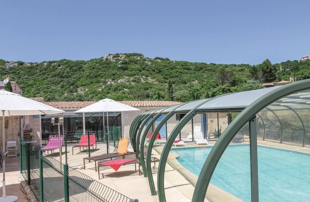 Lovely home in Rochefort du Gard