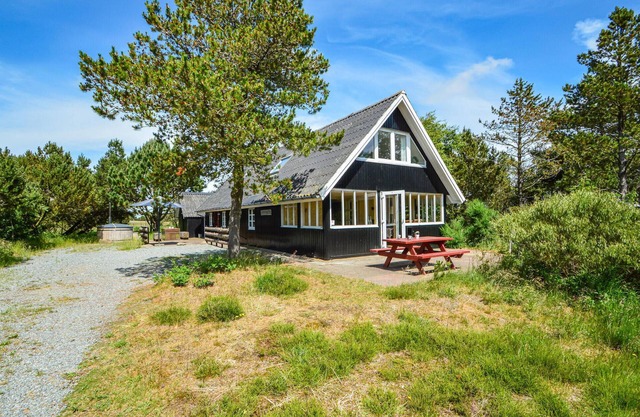 Lovely home in Rømø with sauna