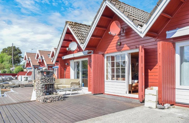 Lovely Home In Søgne With Wifi
