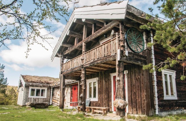 Lovely home in Tynset with sauna