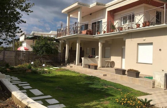 Lovely House by the Sea with Garden and BBQ (A)