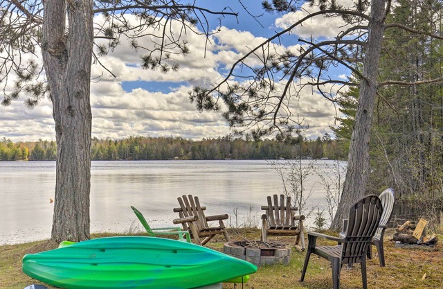 Lovely Lakefront Cottage w/ Fire Pit & Yard!