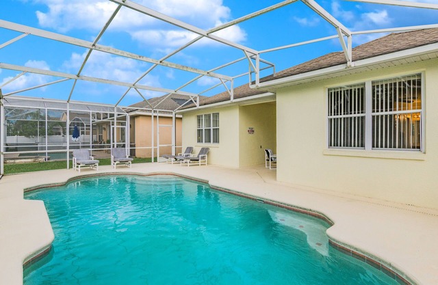 Lovely Pool Home, Pets considered. Orlando 1744