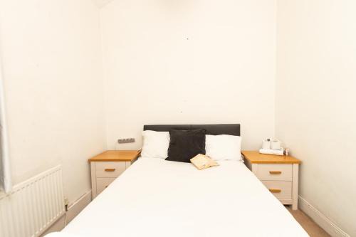Lovely Private Rooms near MCR Centre