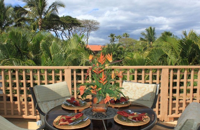 Lovely Remodeled 2BR, 2BA Condo, across from Kamaole beaches, Sleeps 4-6.