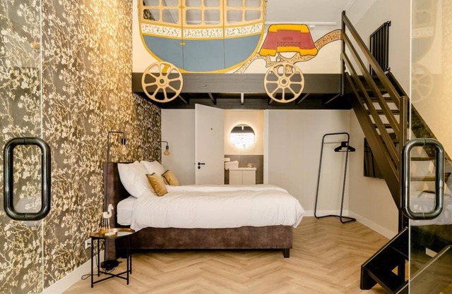 Lovely "royal" home, for 2 adults + 2 extra beds.