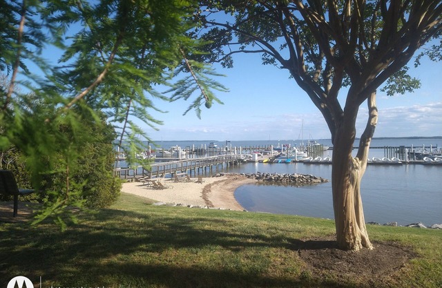 Lovely, spacious condo with water view in "Kingsmill on the James"