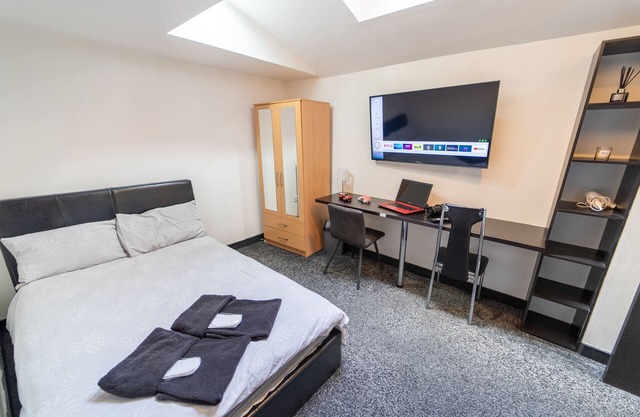Lovely Studio 10 mins from City for Short term!