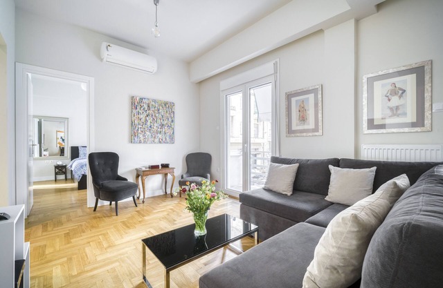 Lovely Sunny Central Athens 2 Bedroom 2 Bathroom