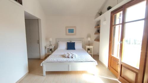 Lovers' Nest