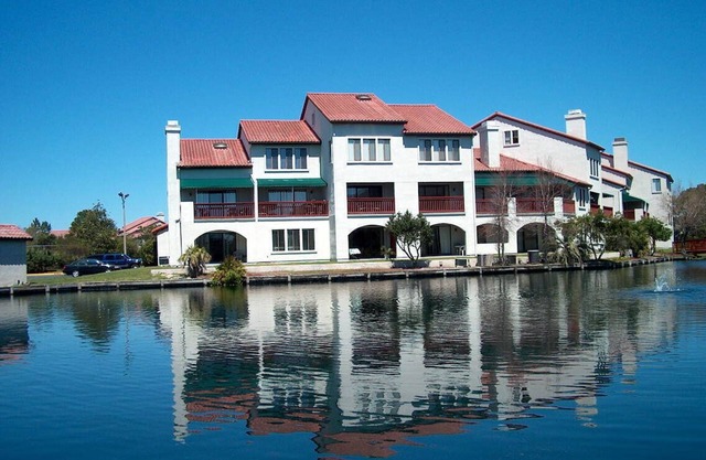 Low Rates - Walk to Beach - Ground Floor - Boat Dock