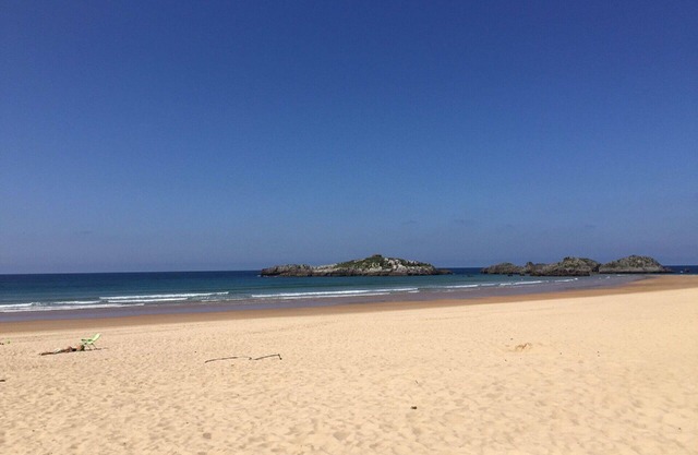 LOW WITH GARDEN TO 75 M. FROM THE PLAYA DEL RIS. POOL, PADDLE AND GYM