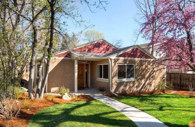Lower Chautauqua Gem - 2/2 Complete Renovation with Gorgeous Backyard
