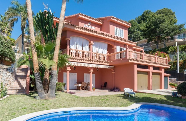 LU&CIA VILLA CANDADO MALAGA