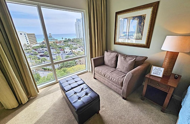 Luau 6533 in Sandestin by Skis and Seas Florida Beach Rentals Tram Included