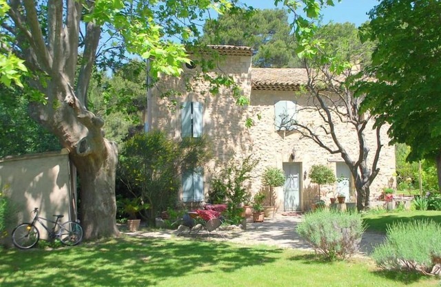 luberon Pretty stone bastide 8/15pers