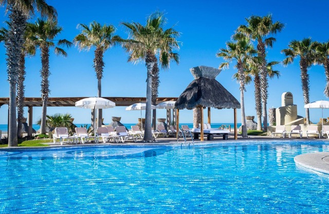 Luna Blanca 702 Beautiful 3 Bedroom Ocean View!