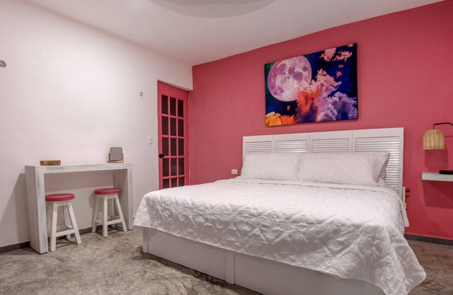 Luna Rosa - Private Room Close to the Beach