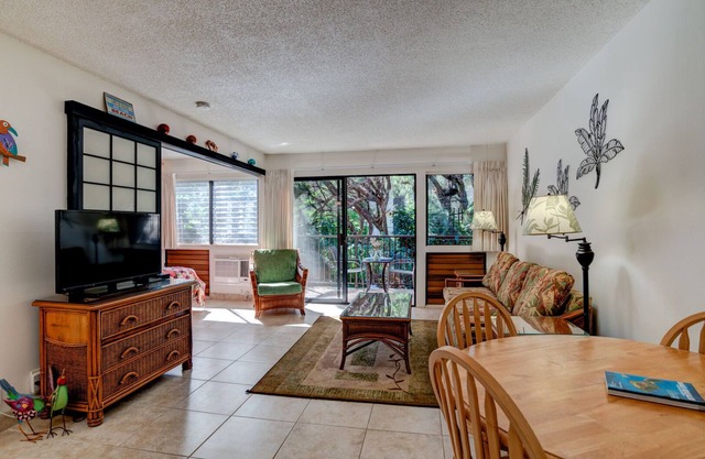 Lush View Condo Just Moments from the Beach