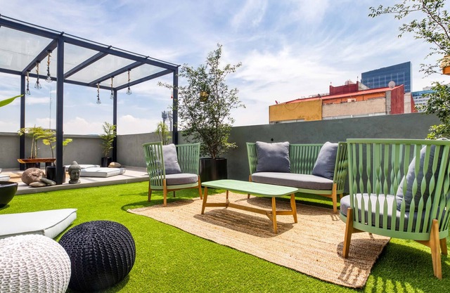 Lux 3BR Apt | 2 Cool Rooftops+FirePit+B/Center+Gym