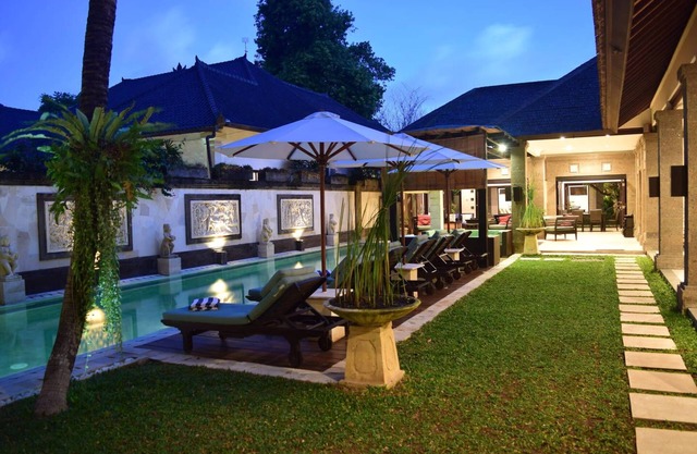 Lux 5 BR with Driver, Heart of Seminyak
