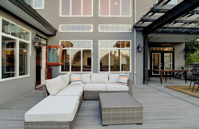 Lux Mansion, sleeps 22, pool, hot tub, gym, office, playground