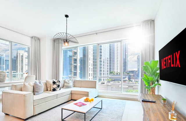LUX | Marina Promenade 2 BR Prime location Apt