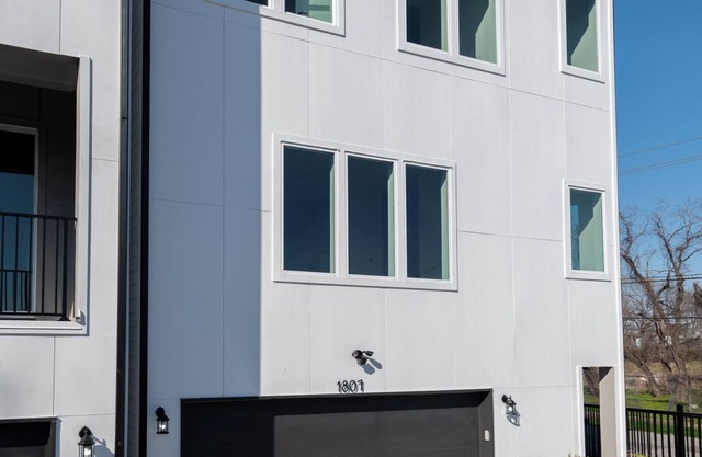 Lux Stay/Downtown/NRG/Rooftop/EV