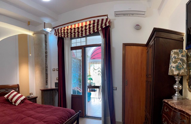 Lux suite in period villa adjacent park Appia Antica park free terrace int