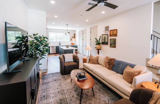 Luxe 2BR Game Day Retreat by MHM Luxury Properties