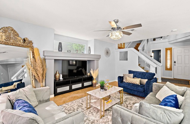Luxe 3 Bedroom Home with optional Heated Pool 🌊 6Mi to LV Strip!💫✨