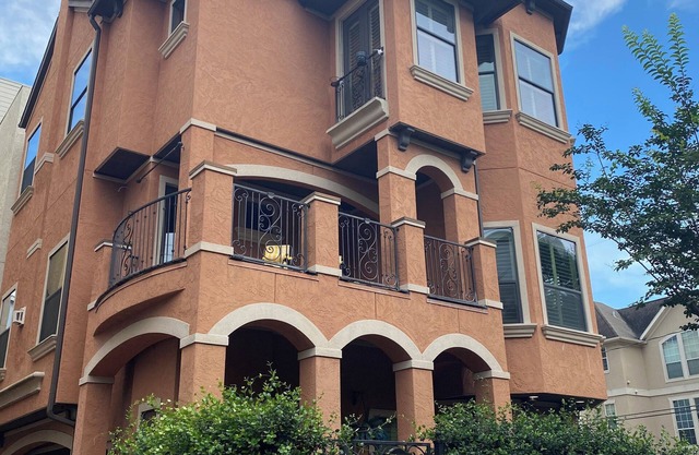 Luxe 3BR Retreat Washington Ave & Memorial Park
