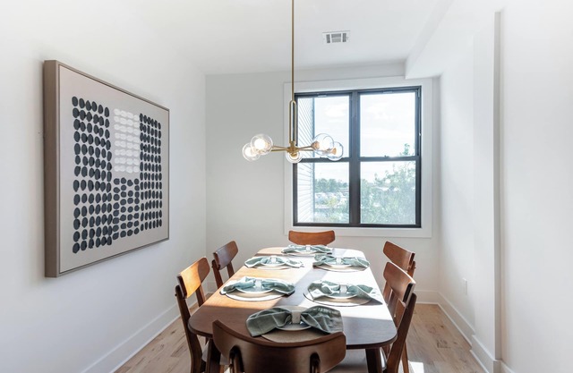 Luxe 4-bedroom house in charming Jersey City, next to Lightrail into NYC