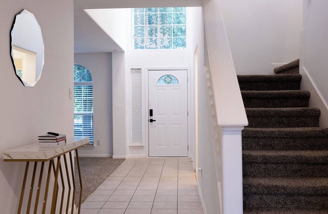 Luxe 5BR Home: Pool Table & Office