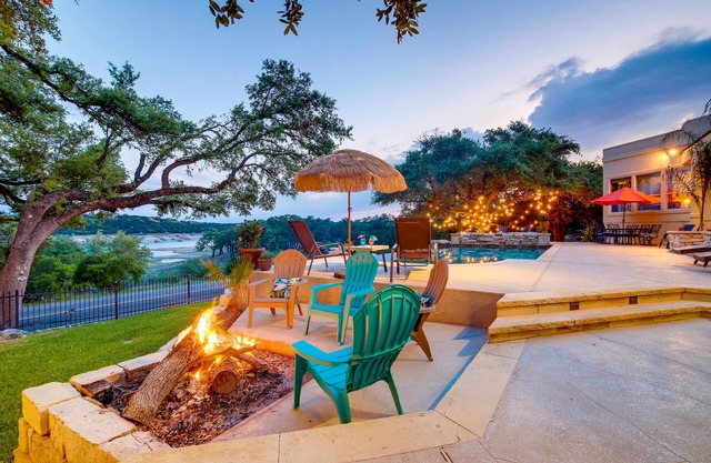 Luxe Lake Travis Vacation Rental w/Heated Pool
