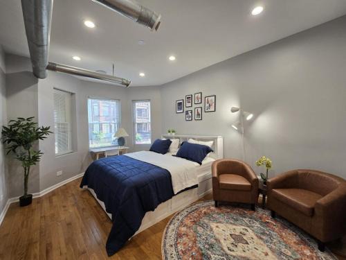 Luxe Loft vibe with King Suite - 4BR 3Ba
