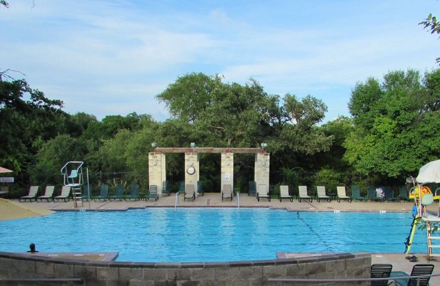 Luxe Ranch Vibe in Austin-5 BR, Views, Pools, Trails, Deck, Fire Pit, Near Lakes
