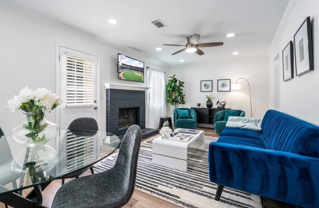 Luxe Smyrna Home near Braves Stadium