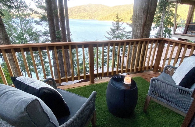Luxe studio “Blue Hayden”with Hayden Lake access