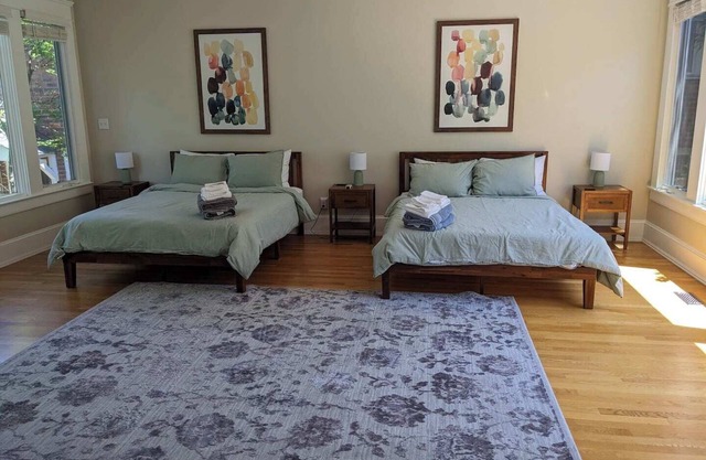 Luxurious 1BR in Grand Old Home