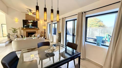 Luxurious 2 Bedroom Ajijic Home - Walk to Everything - Free Bikes - Huge Patio