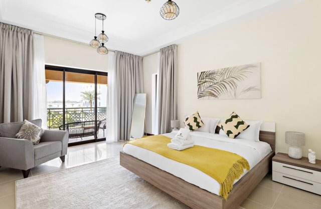 Luxurious 2 BR Apartment in Palm Jumeirah