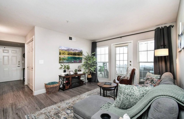 Luxurious 2BD King in Master, NRG/TMC, Fireplace!