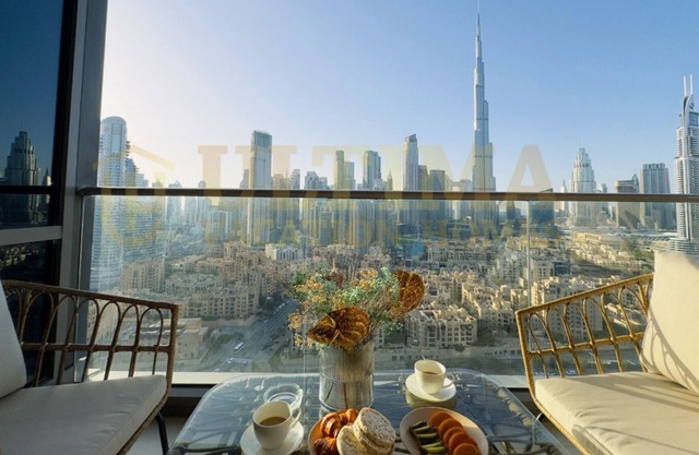 Luxurious 3BR Overlooking Burj Khalifa-Downtown