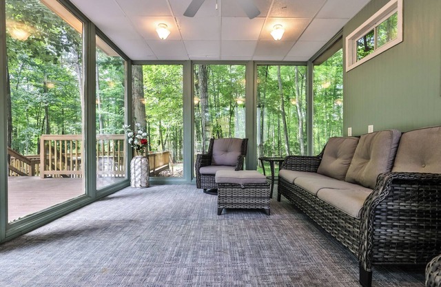 Luxurious! 4-bedroom home minutes from downtown Minocqua!