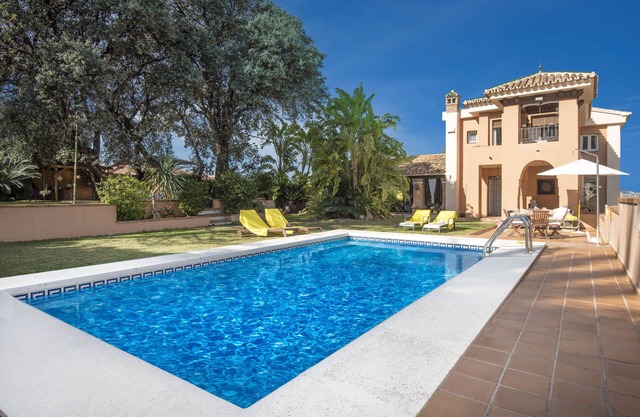 Luxurious Andalusian villa with private pool and garden just 20 minutes from the