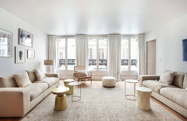Luxurious and new apartment in the center of Paris