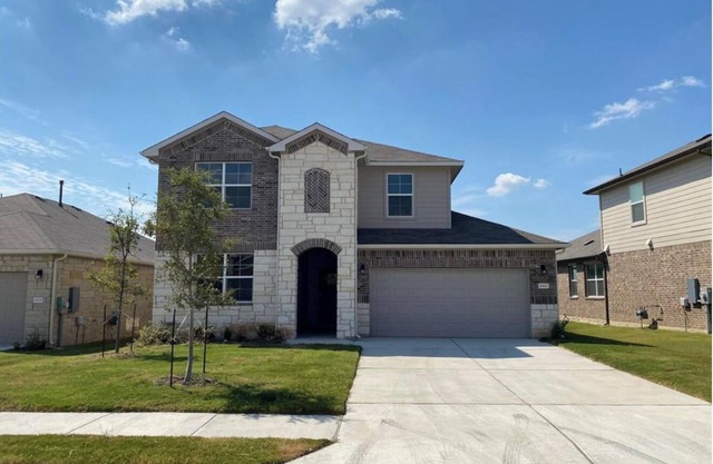 Luxurious and Spacious 4-Bedroom Home with Modern Comfortsnnn