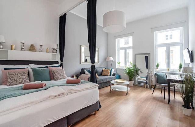 ⍟Luxurious and Spacious⍟ 5 min walk to city center (12)