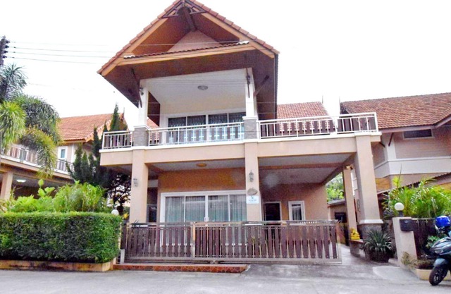 Luxurious and spacious Villa with private Pool